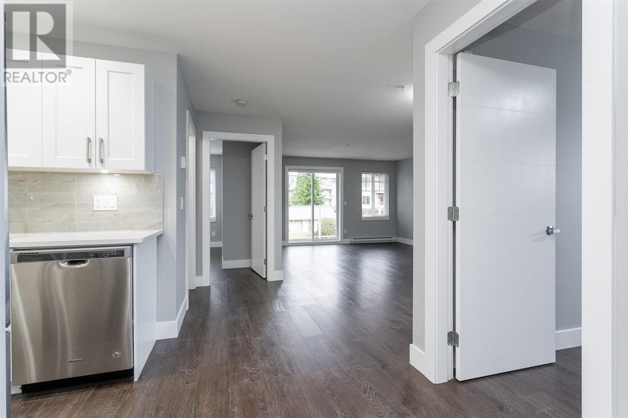 305 1990 WESTMINSTER AVENUE, Greater Vancouver — photo 2