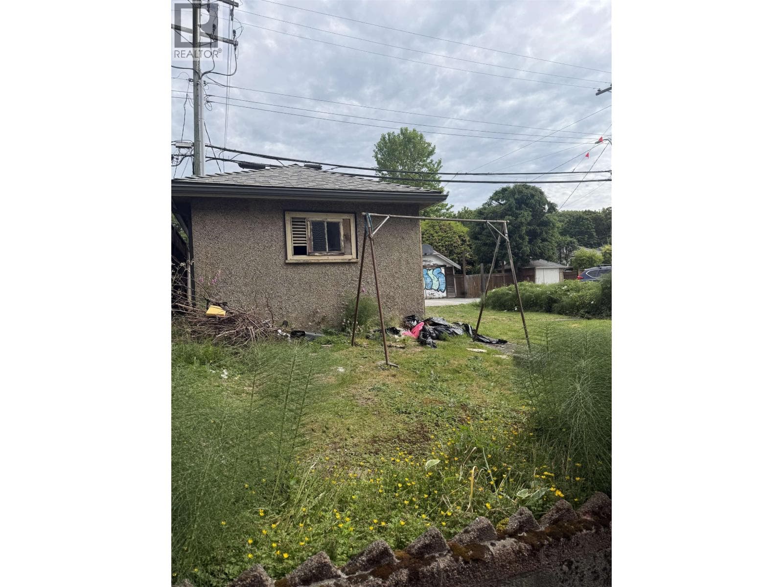 1929 EAST BROADWAY, Greater Vancouver — photo 2