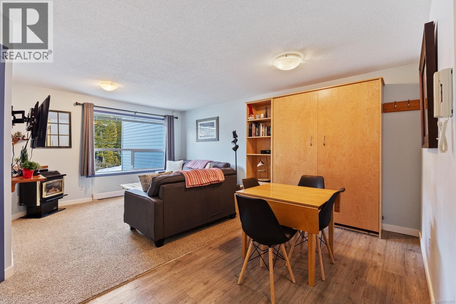 305 1105 HENRY ROAD — photo 4