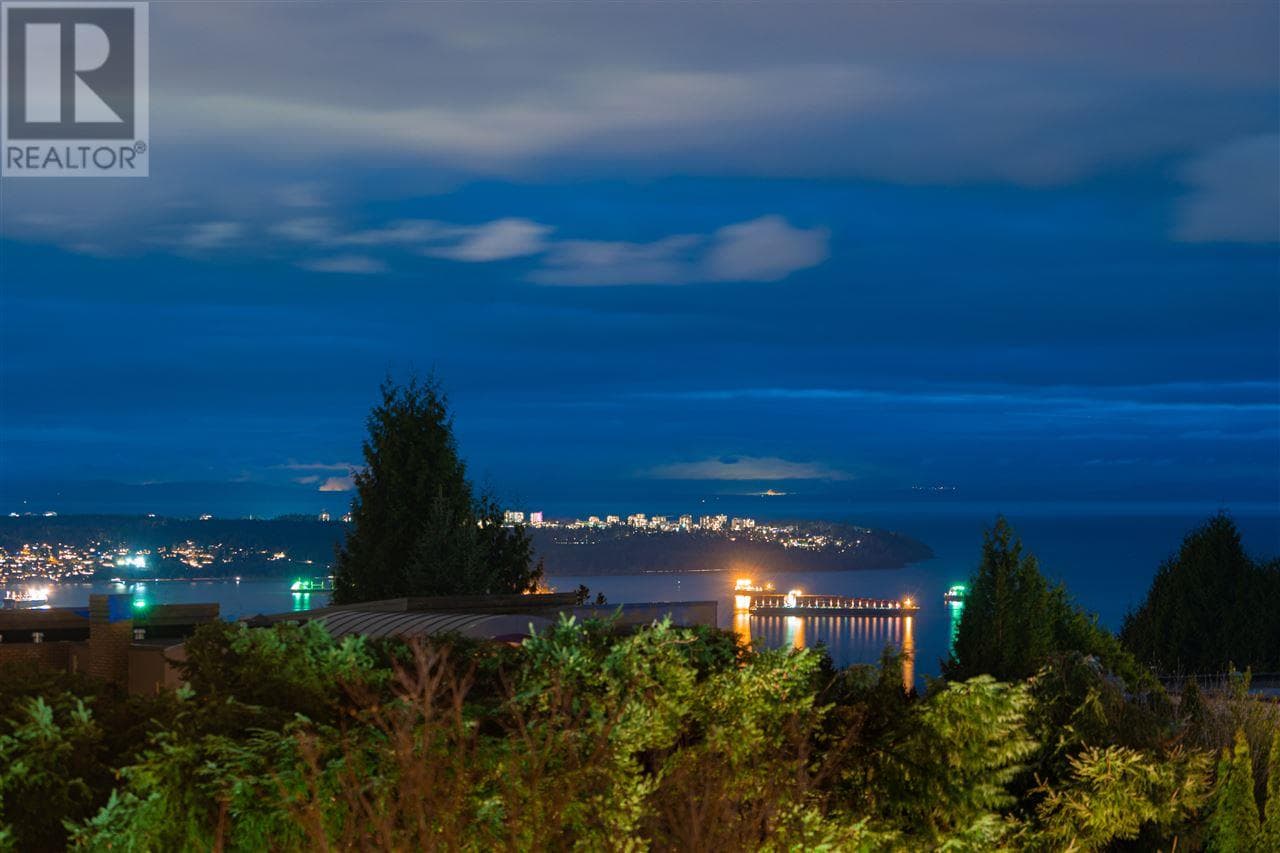 1071 GROVELAND ROAD, Greater Vancouver — photo 3