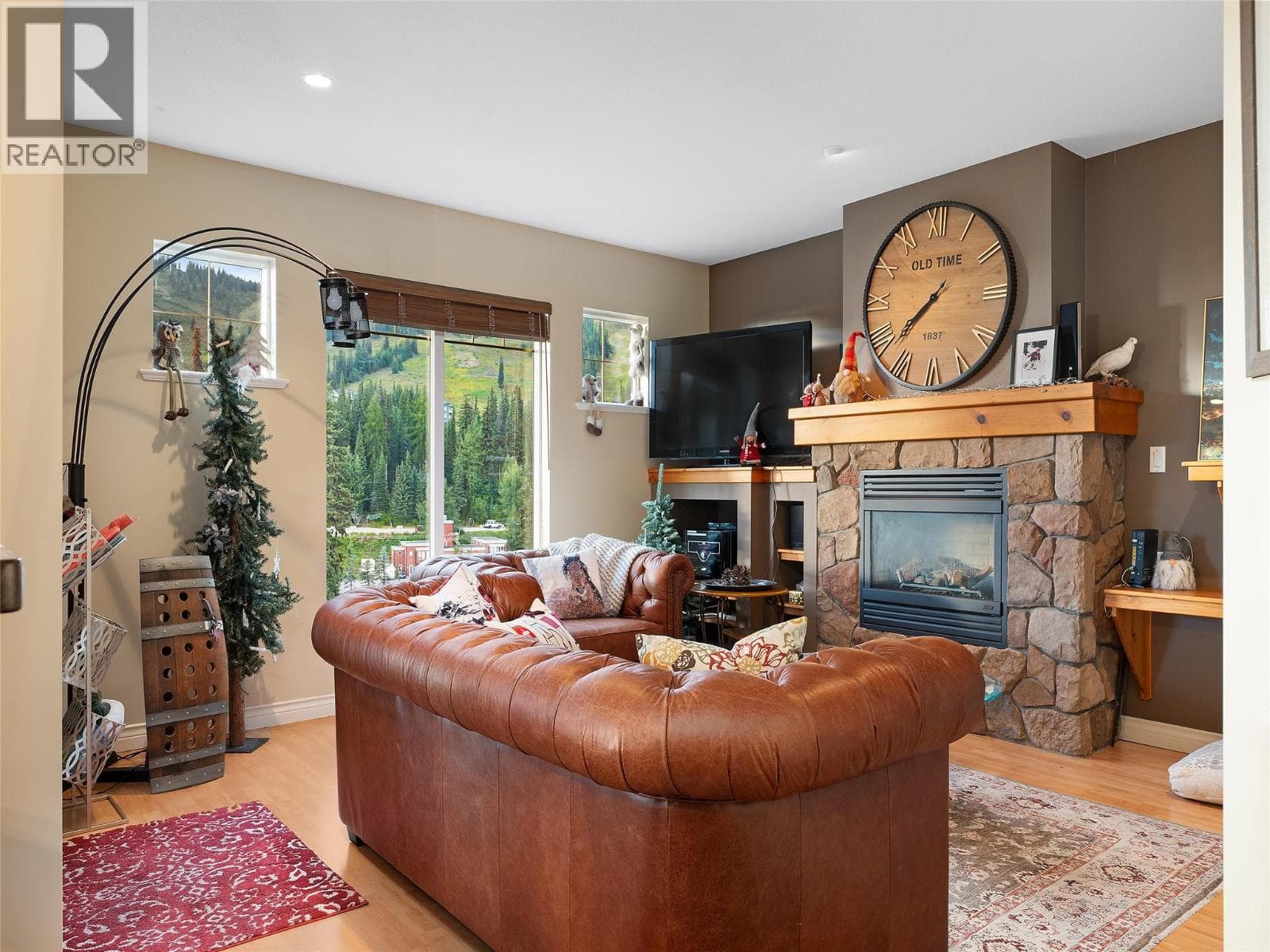415 SILVER QUEEN ROAD UNIT 2, Interior REALTORS® — photo 4
