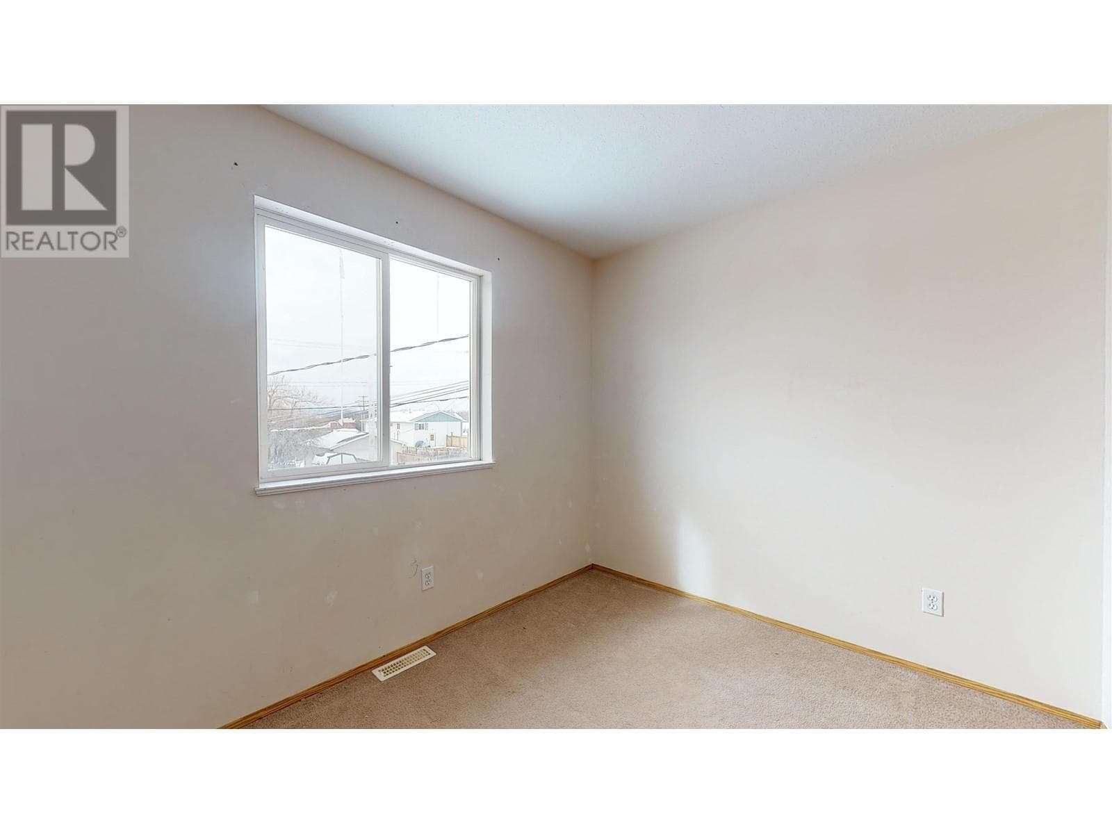 9216 86 STREET — photo 3