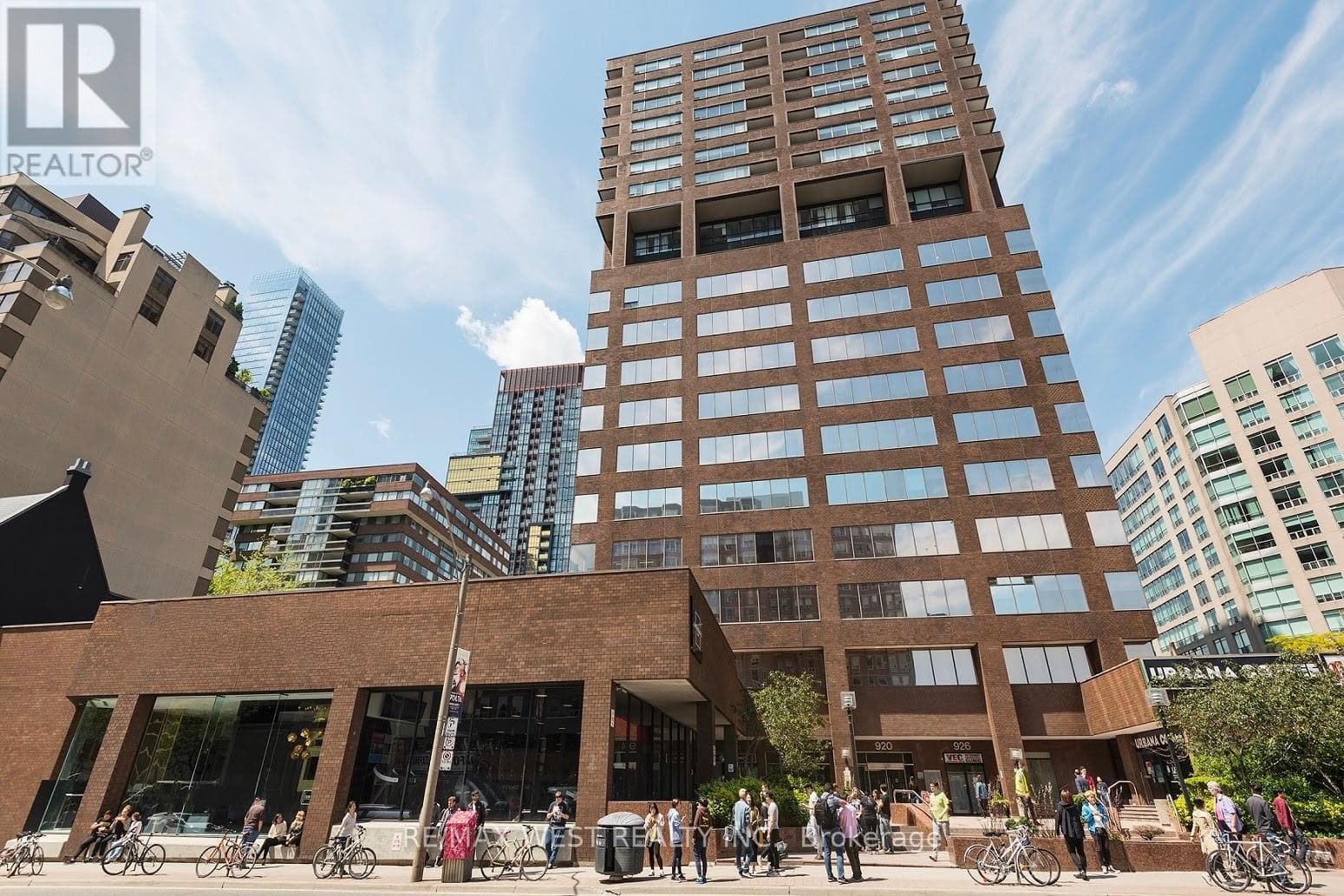 530 - 920 YONGE STREET in Annex