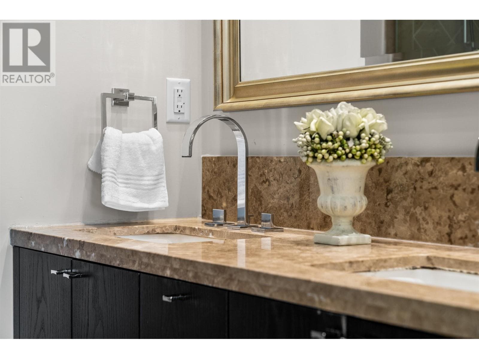402 568 WATERS EDGE CRESCENT, Greater Vancouver — photo 2