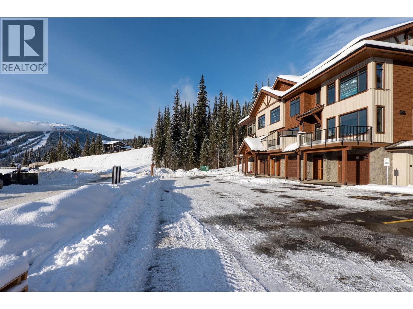 7000 MCGILLIVRAY LAKE Drive Unit# 8, Interior REALTORS® — photo 3