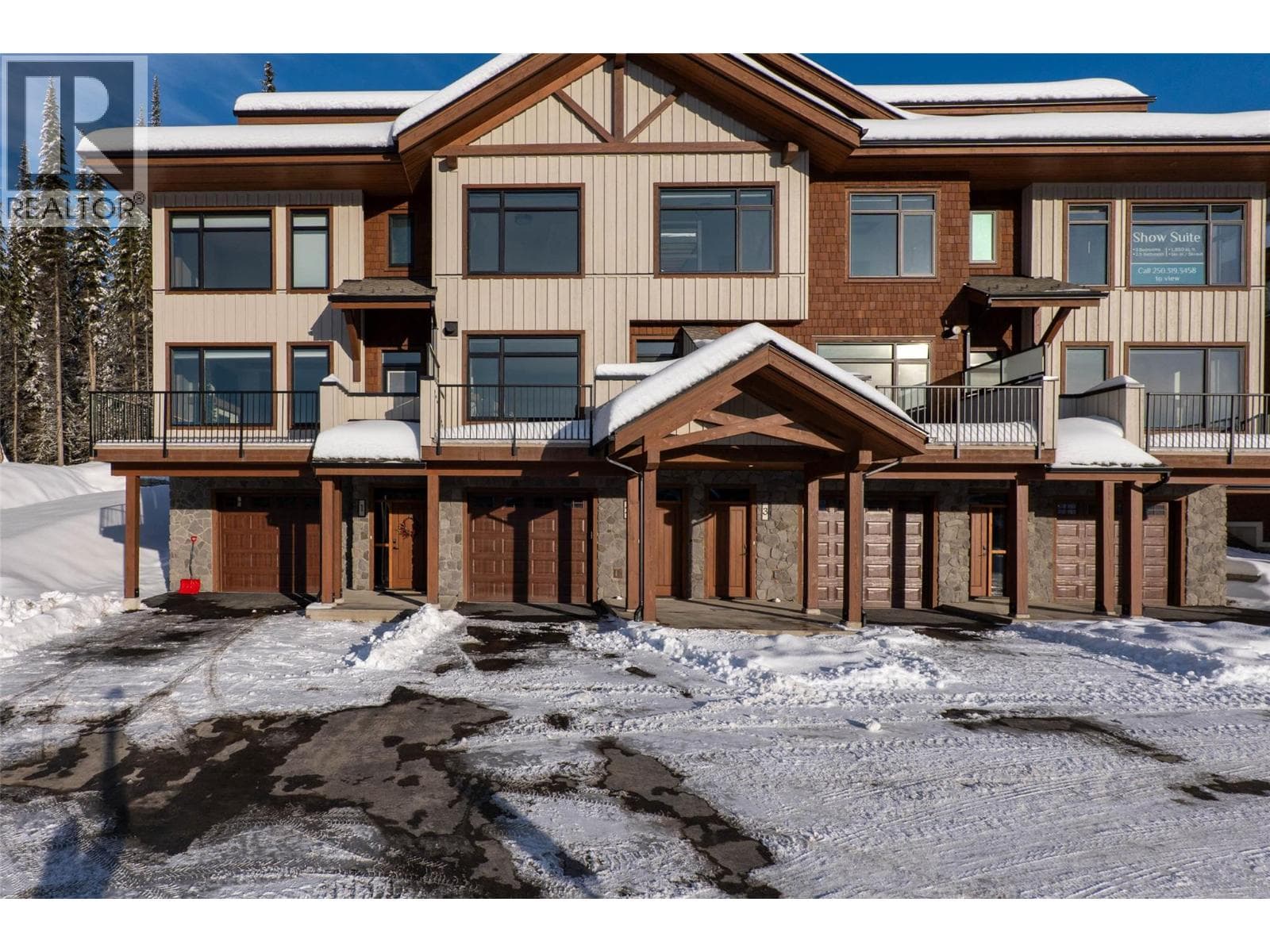 7000 MCGILLIVRAY LAKE Drive Unit# 8, Interior REALTORS® — photo 2