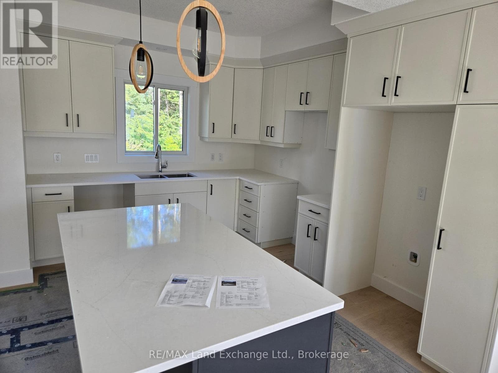 766 CAMPBELL AVENUE, OnePoint — photo 2