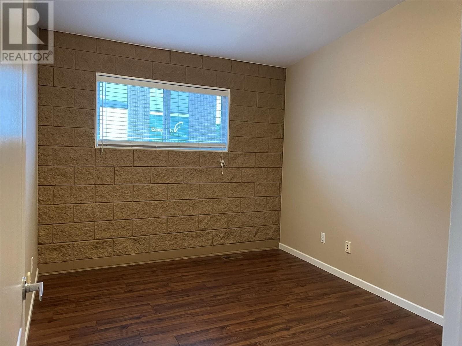 3202 32 STREET, Interior REALTORS® — photo 5