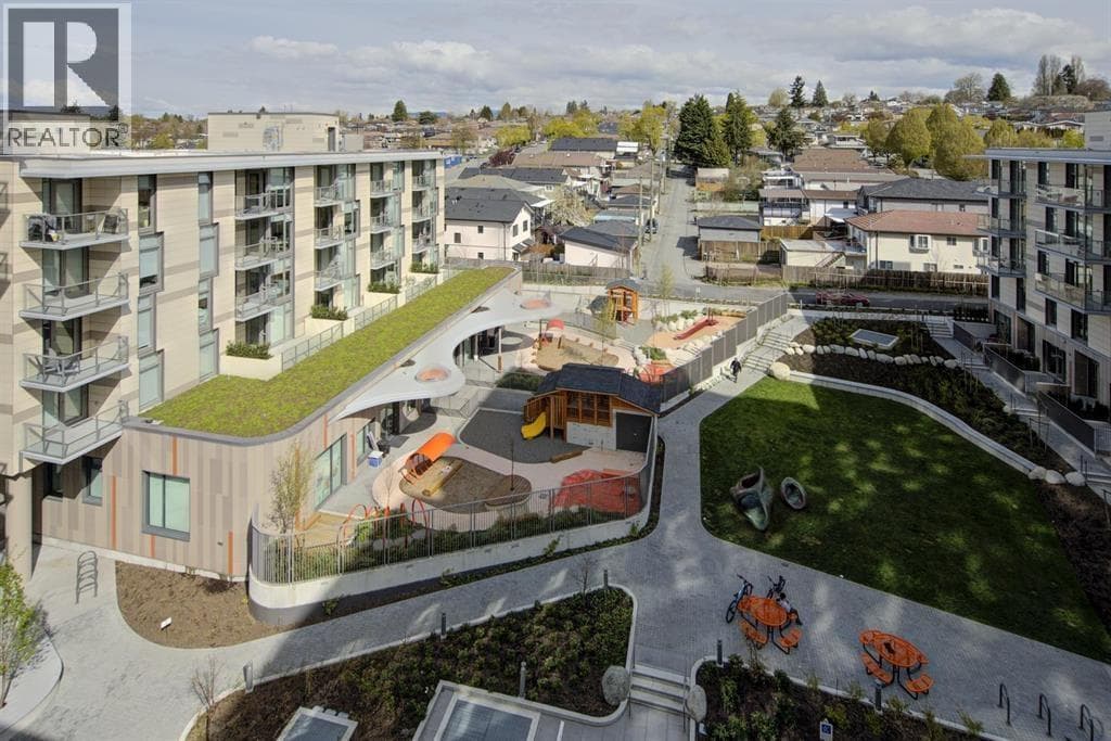 210 8138 FRASER STREET, Greater Vancouver — photo 3