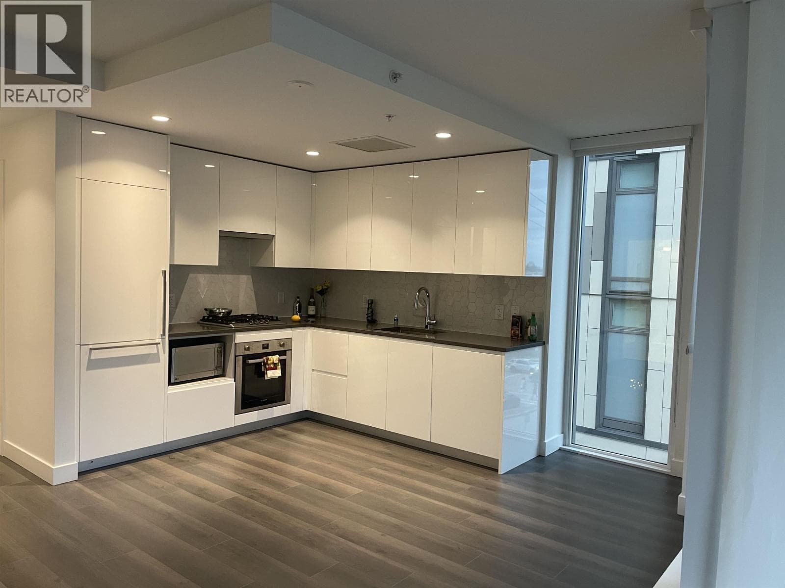 210 8138 FRASER STREET in Sunset