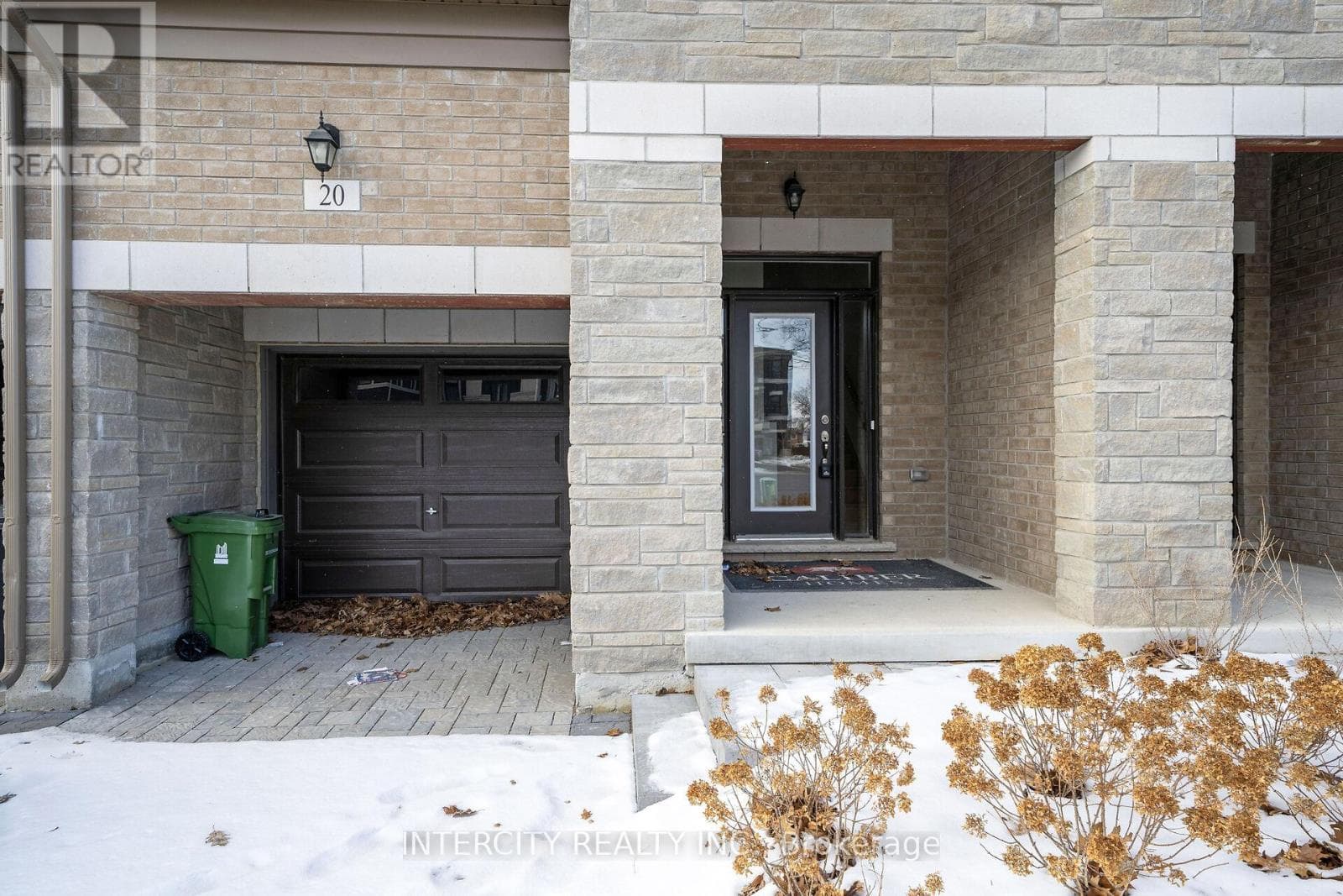 20 TARMOLA PARK COURT, Toronto — photo 2