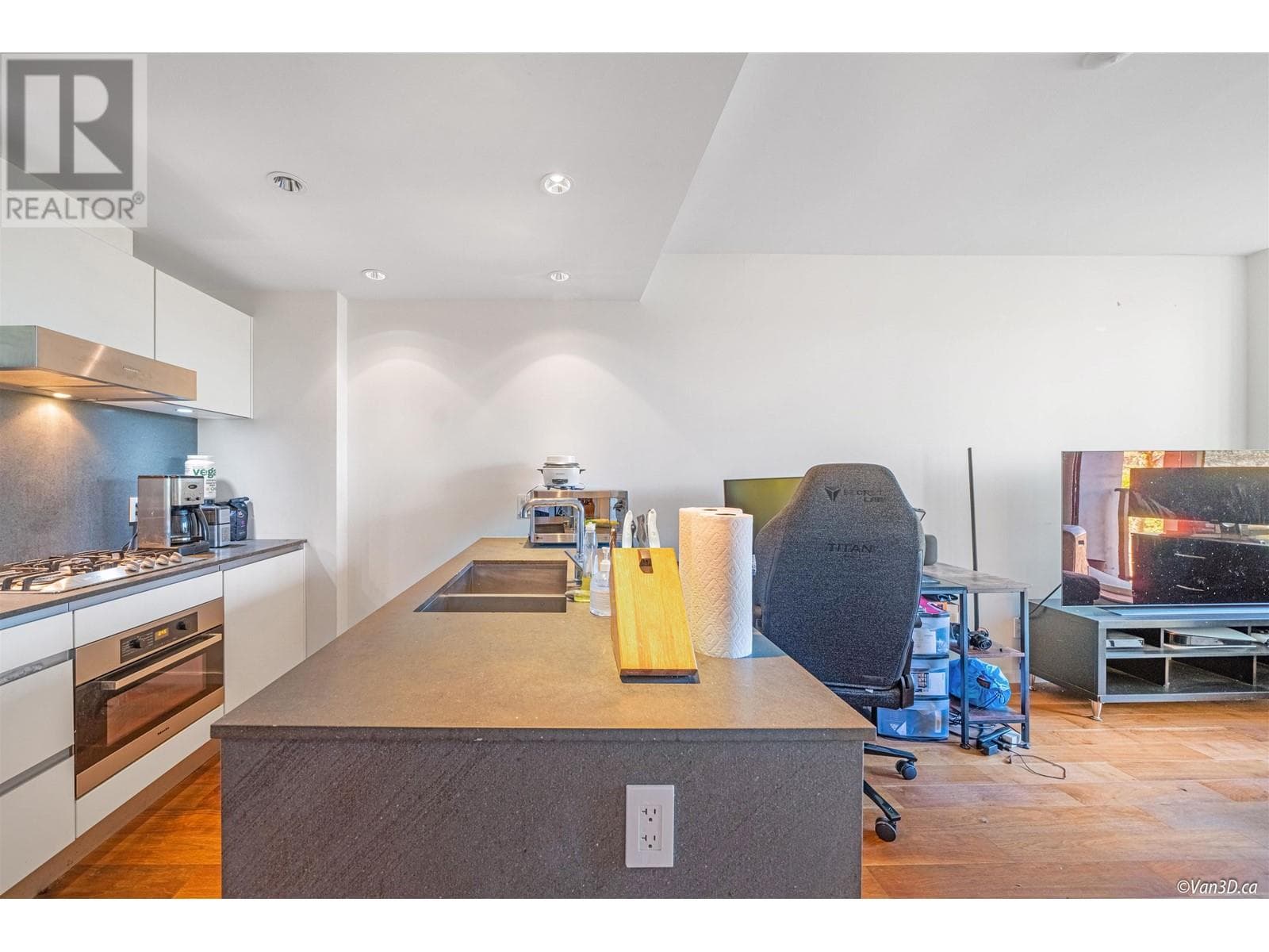 608 8488 CORNISH STREET, Greater Vancouver — photo 2