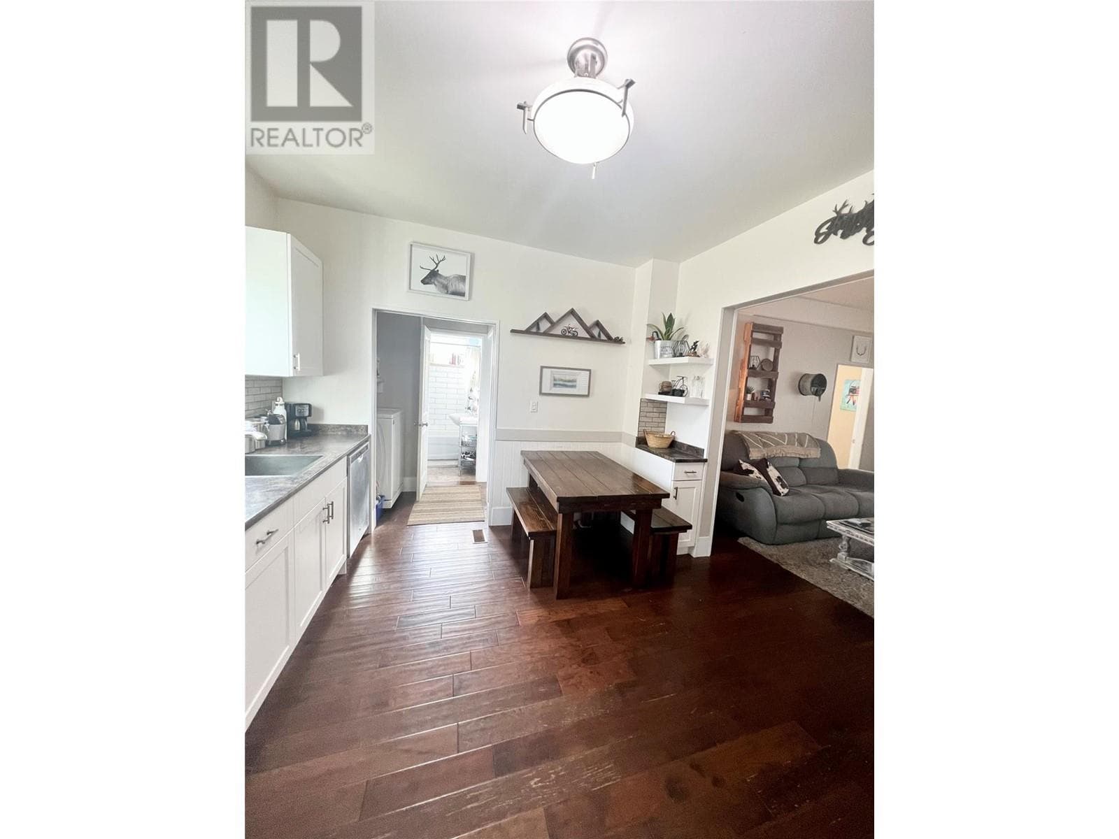 1902 NICOLA AVENUE, Interior REALTORS® — photo 3