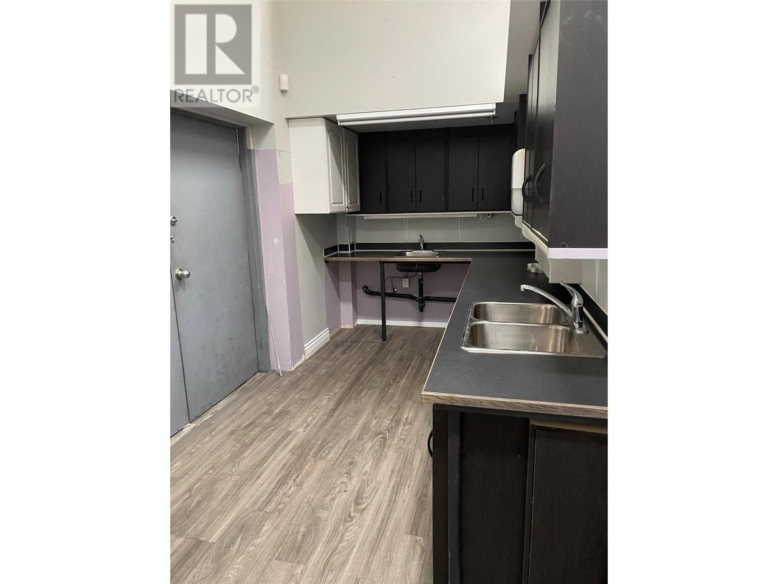 3309 31 Avenue Unit# A, Interior REALTORS® — photo 5