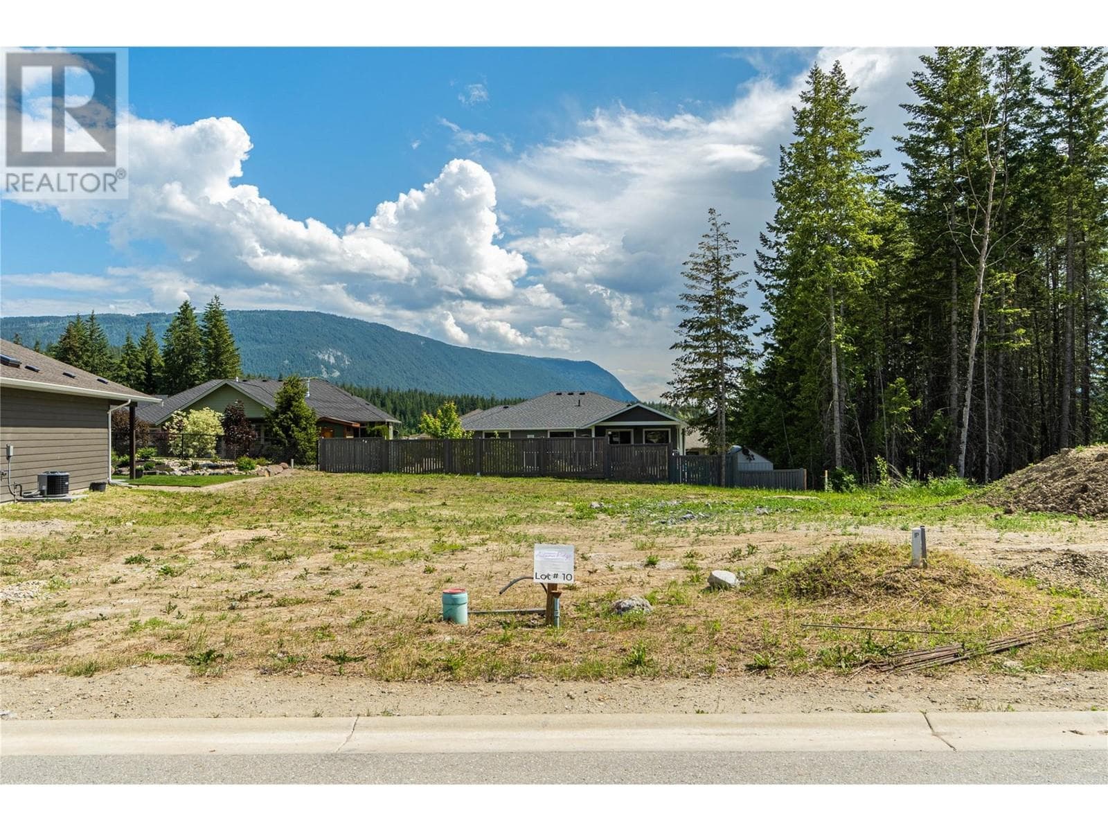 2715 GOLF COURSE Drive Unit# 10, Interior REALTORS® — photo 3