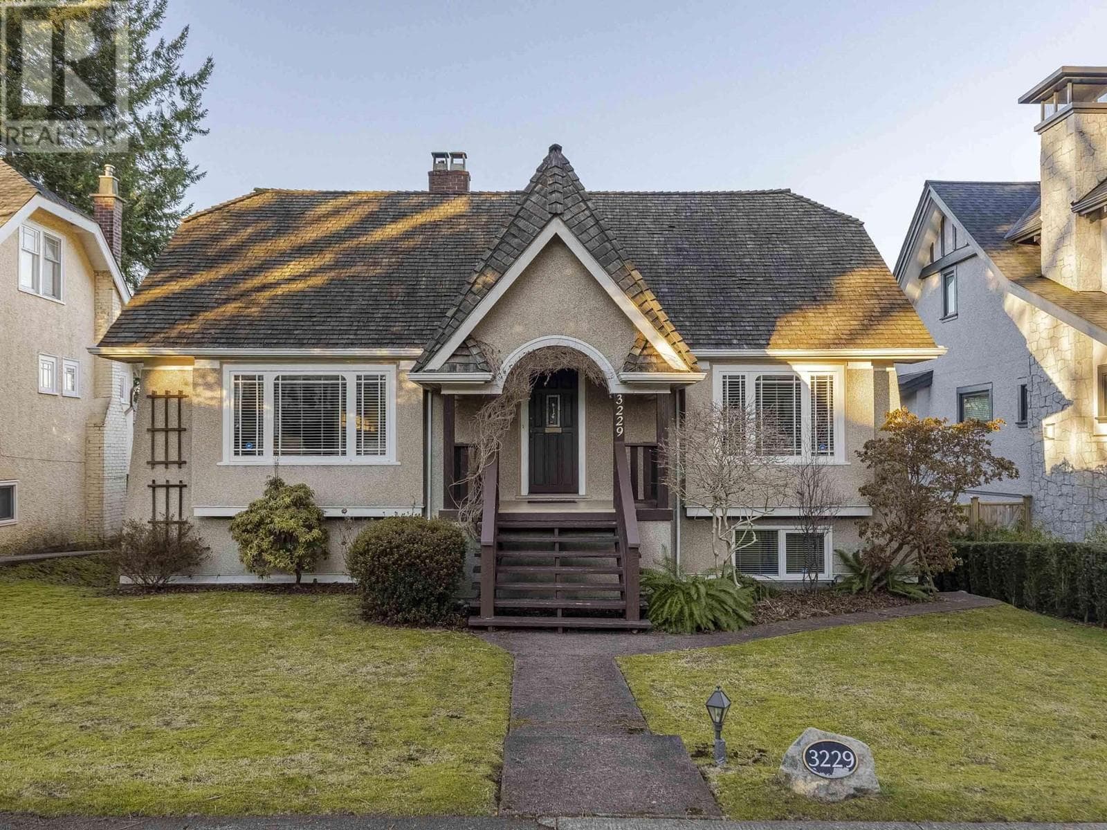 3229 WEST 24TH AVENUE in Dunbar-Southlands