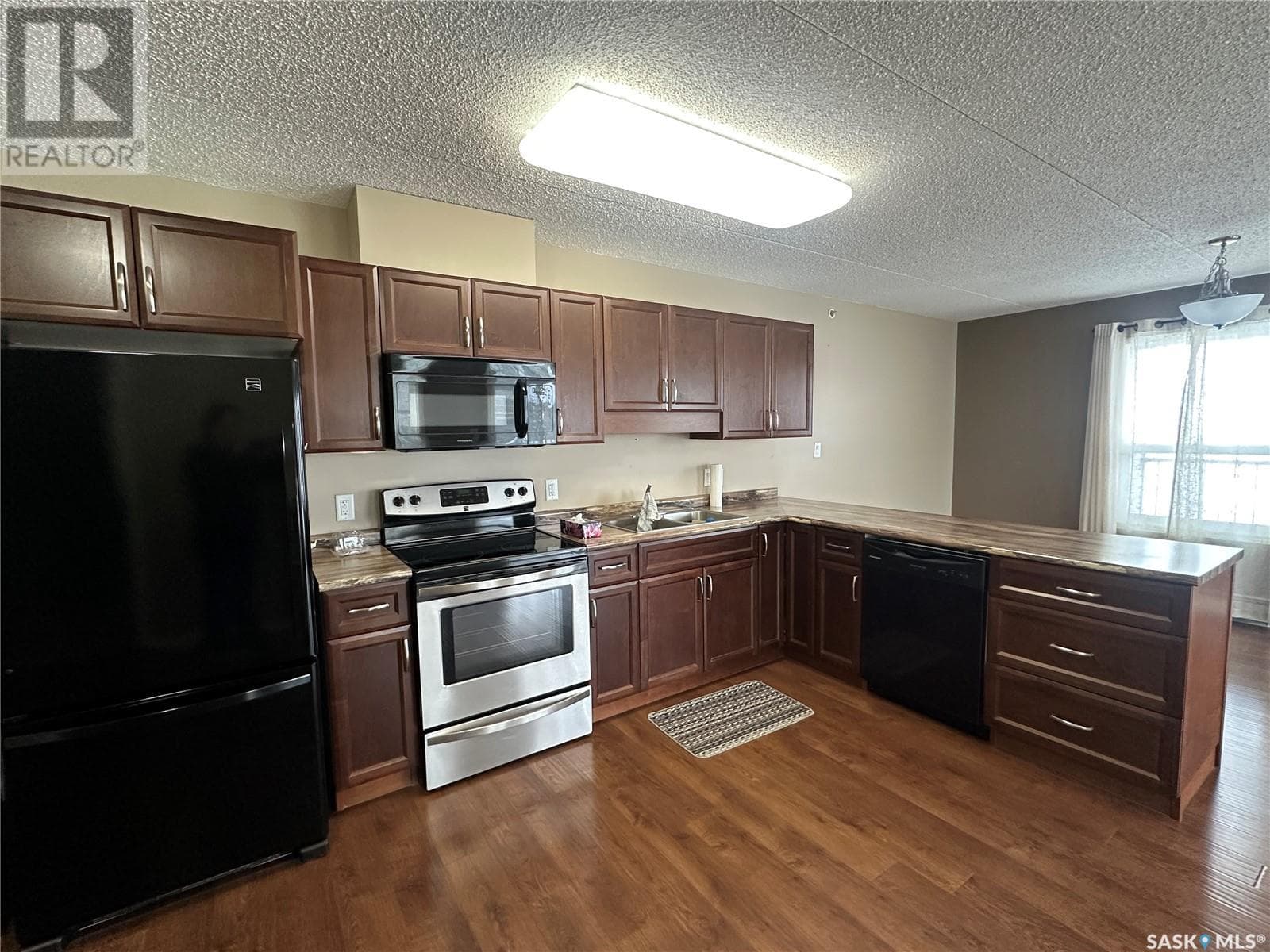 208 825 5TH STREET NORTHEAST in 
