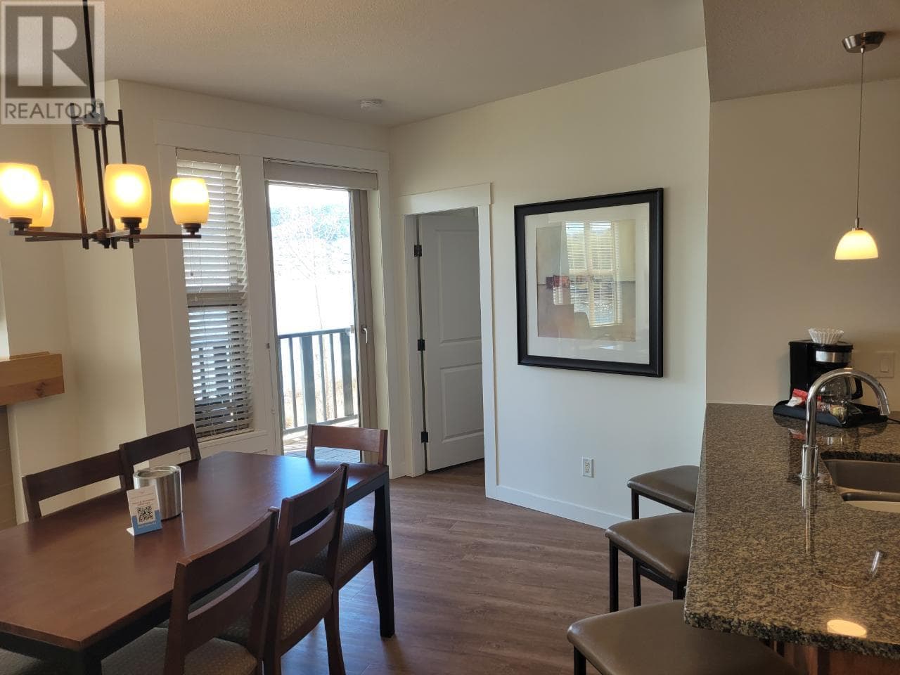 4200 LAKESHORE Drive Unit# 116, Interior REALTORS® — photo 2