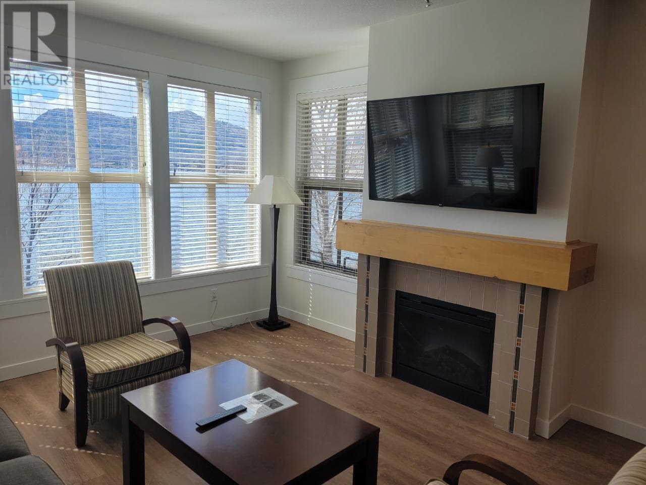 4200 LAKESHORE Drive Unit# 116, Interior REALTORS® — photo 5