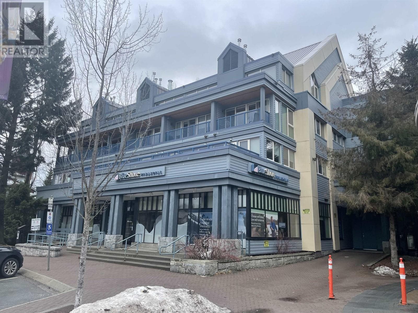 203 WK8-4321 VILLAGE GATE, Greater Vancouver — photo 2
