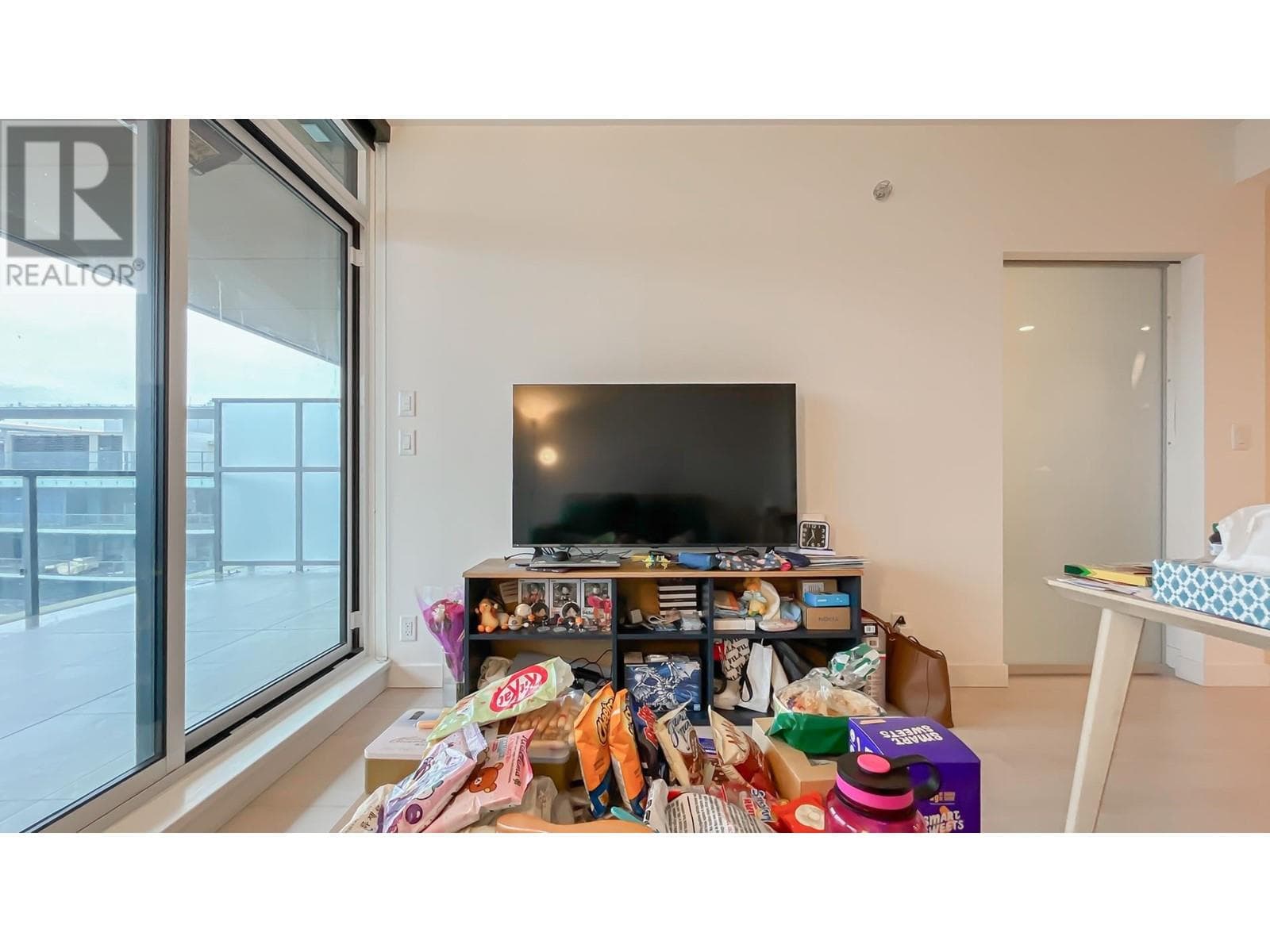 4605 4880 LOUGHEED HIGHWAY in Dawson-Delta