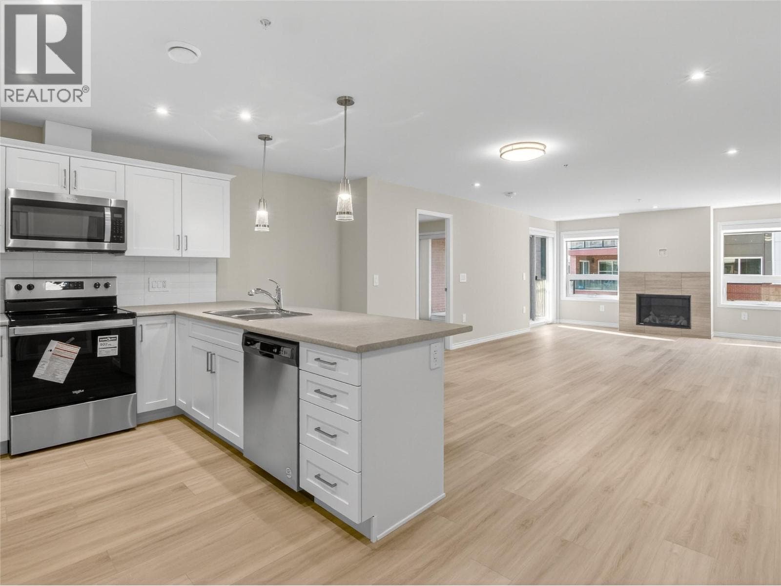 3362 SKAHA LAKE ROAD UNIT 604, Interior REALTORS® — photo 3