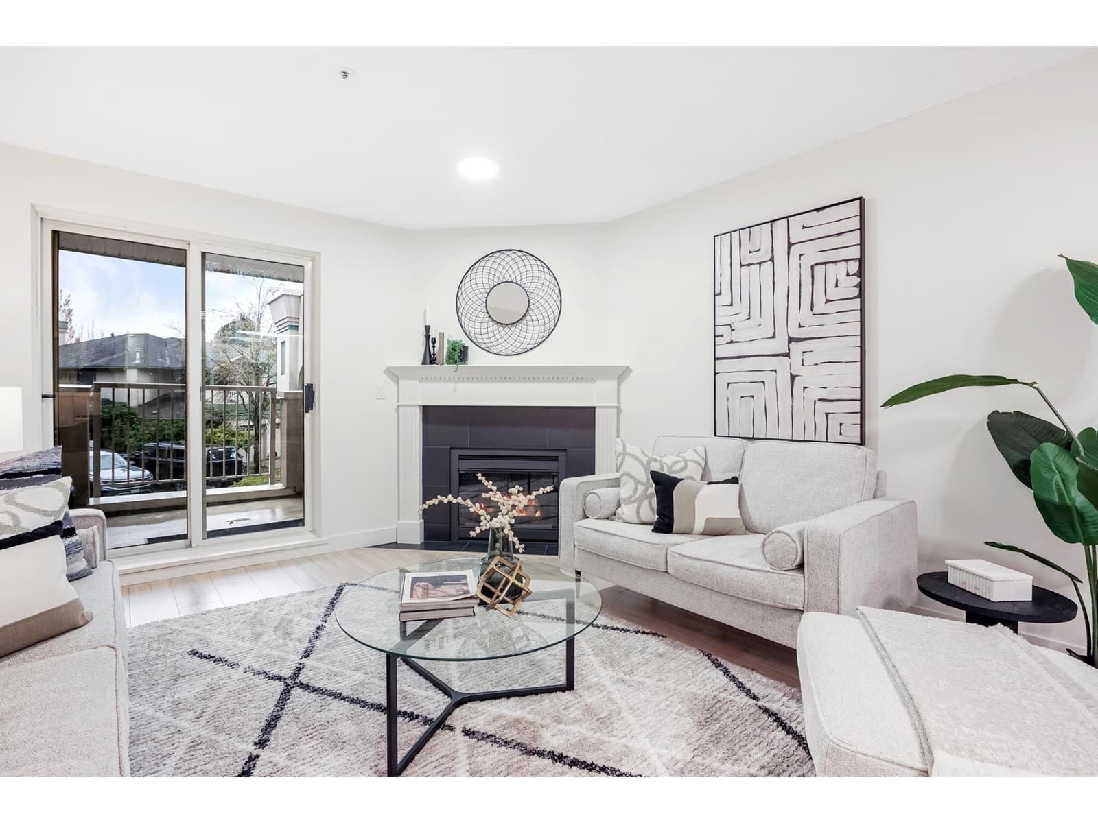 201 13870 70 AVENUE, Fraser Valley