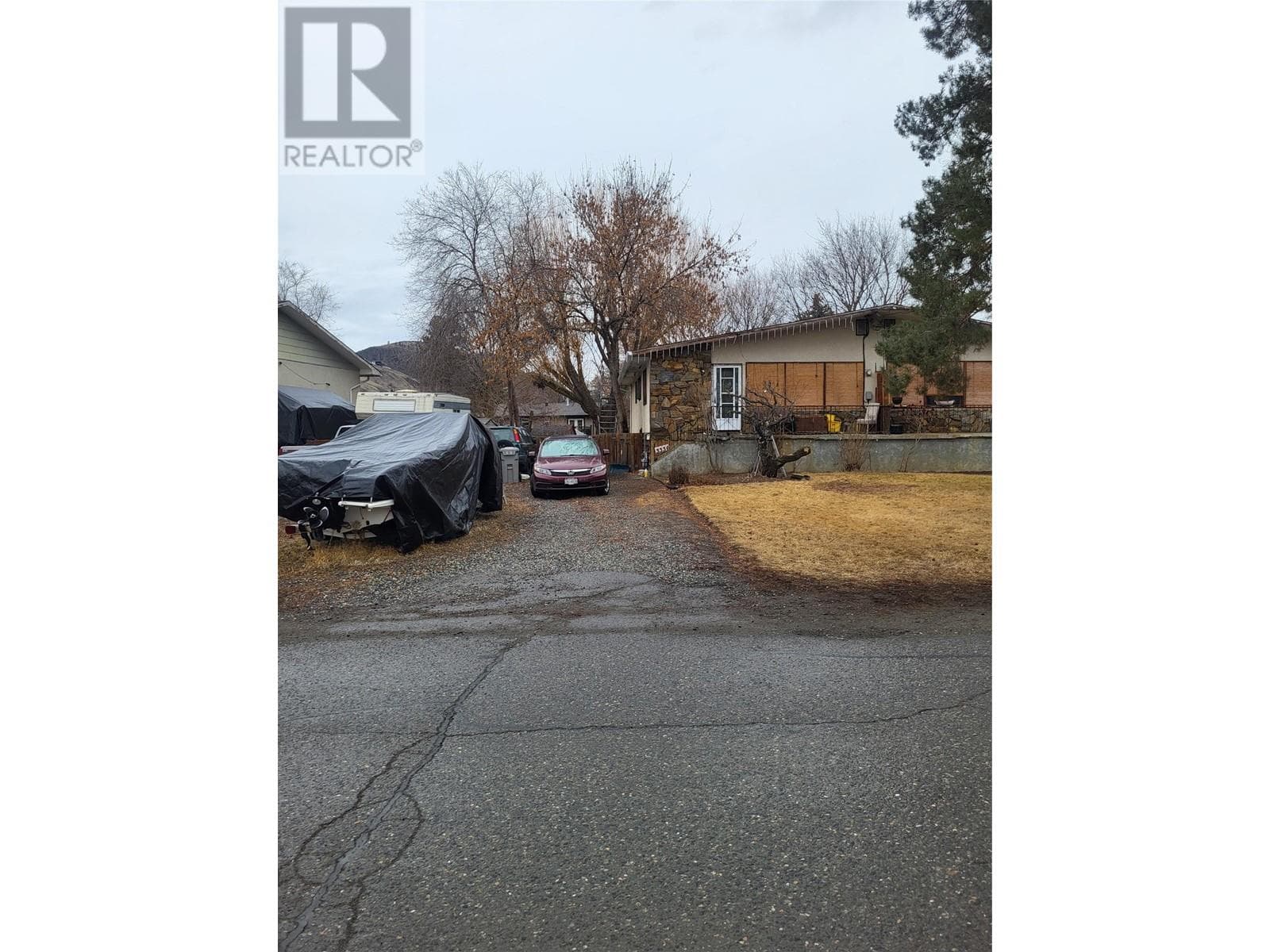 3336 - 3338 Overlander Drive, Interior REALTORS® — photo 2