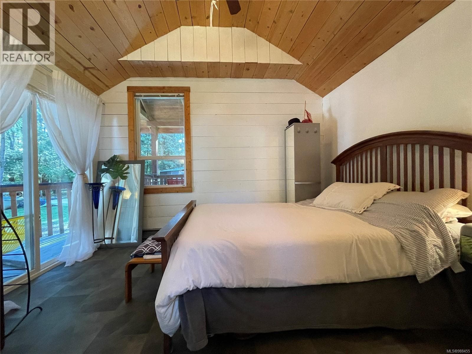 685 WEATHERS WAY — photo 2