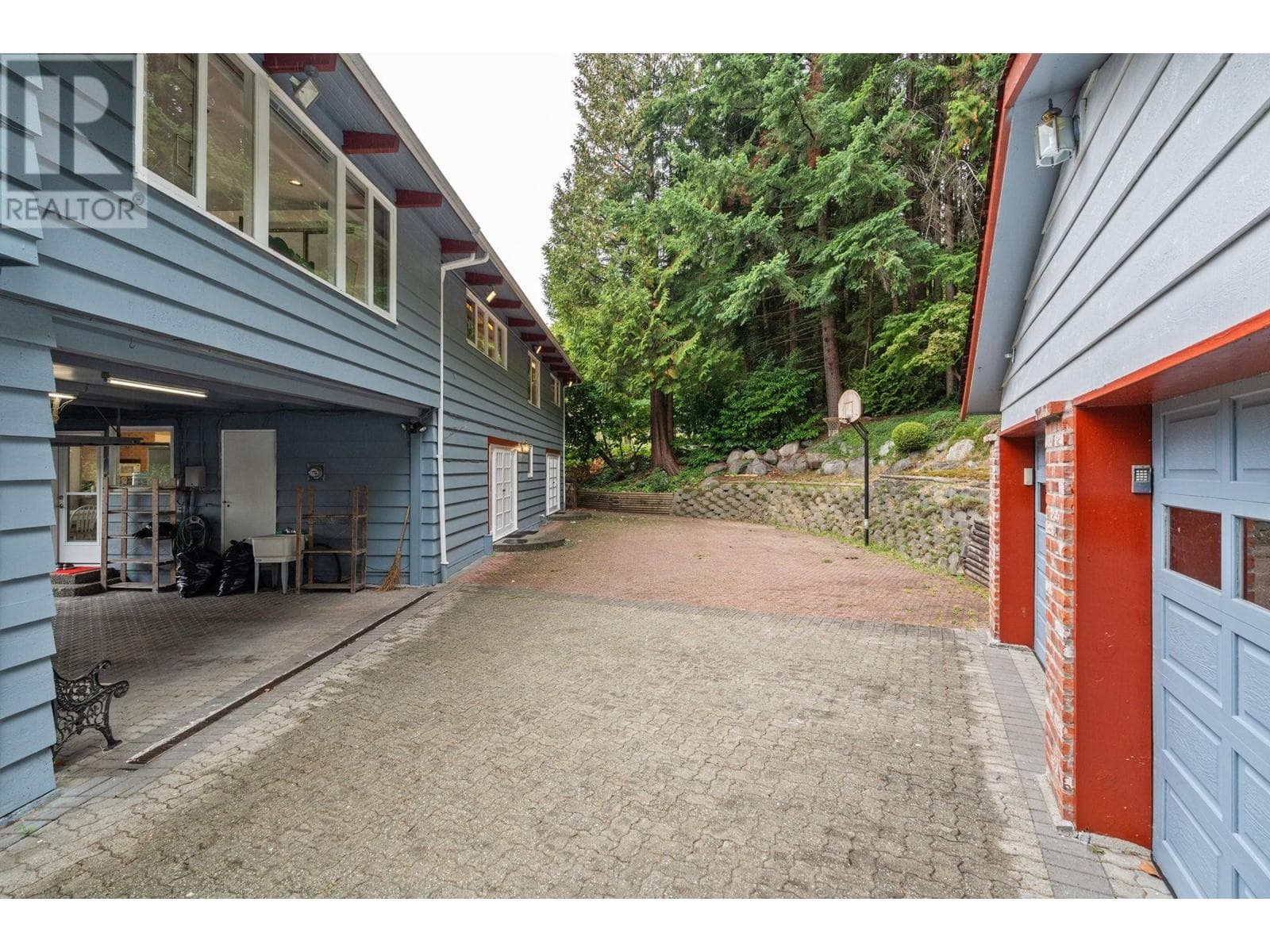 72 BONNYMUIR DRIVE, Greater Vancouver — photo 3