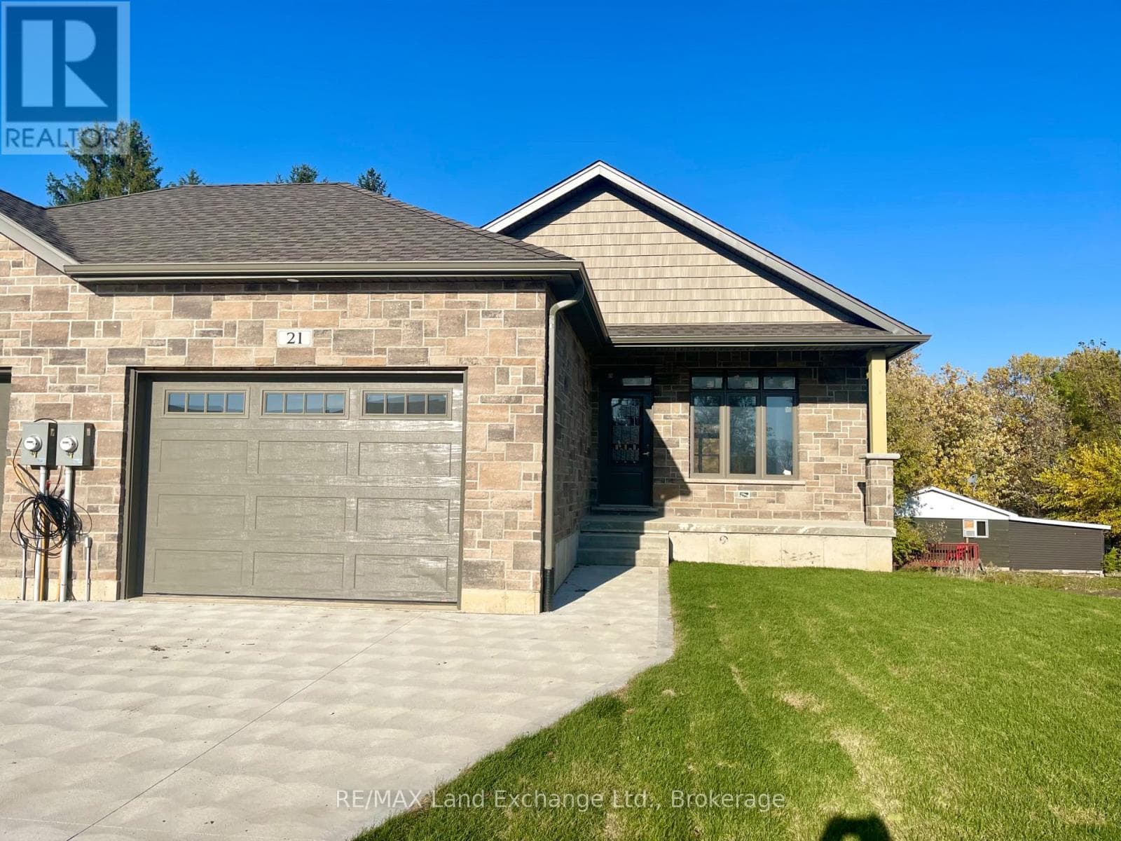 21 NYAH COURT in
