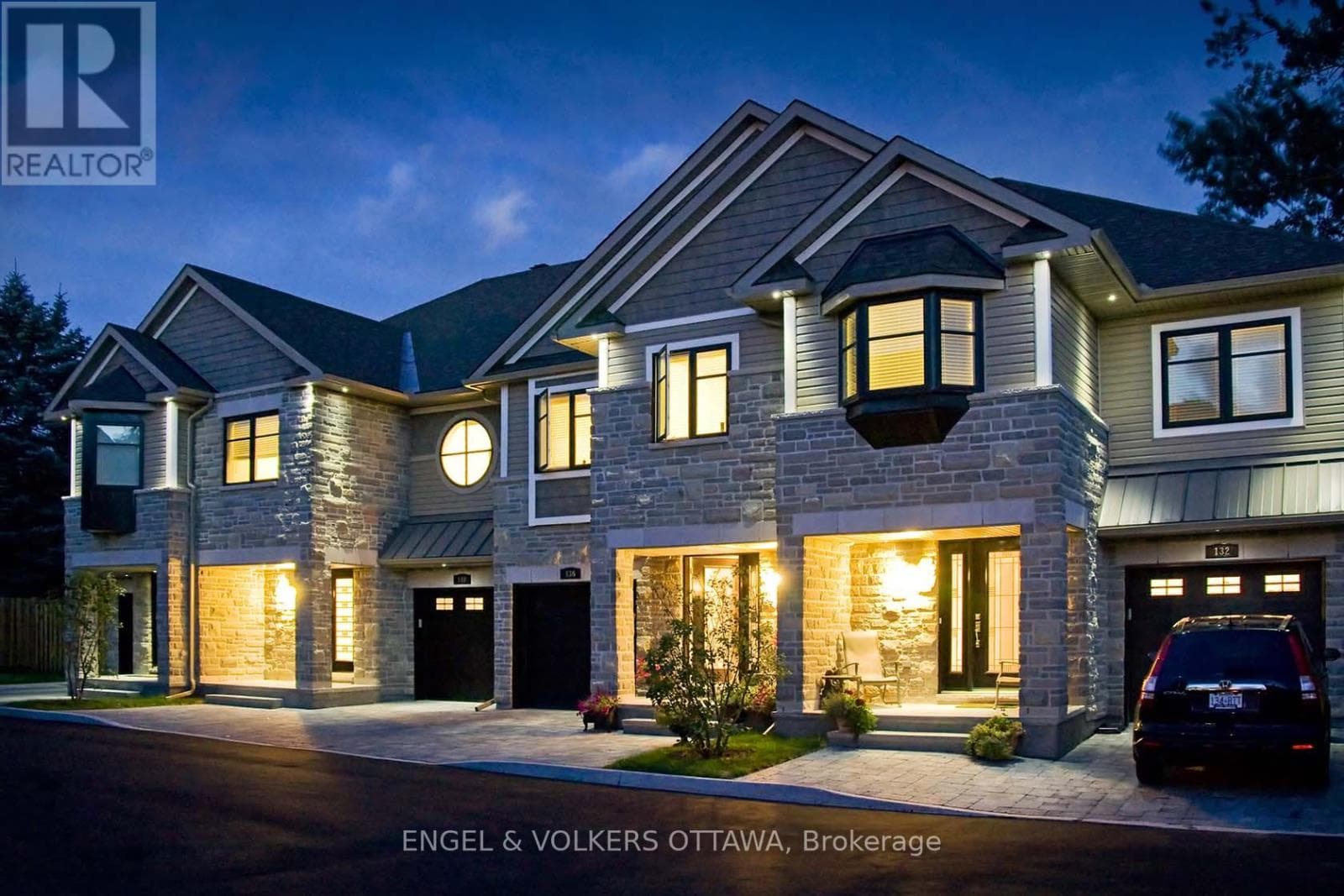 109 MONTAUK, Ottawa — photo 3