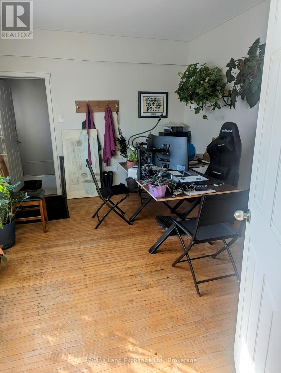 428 QUEEN STREET SOUTH, OnePoint — photo 2