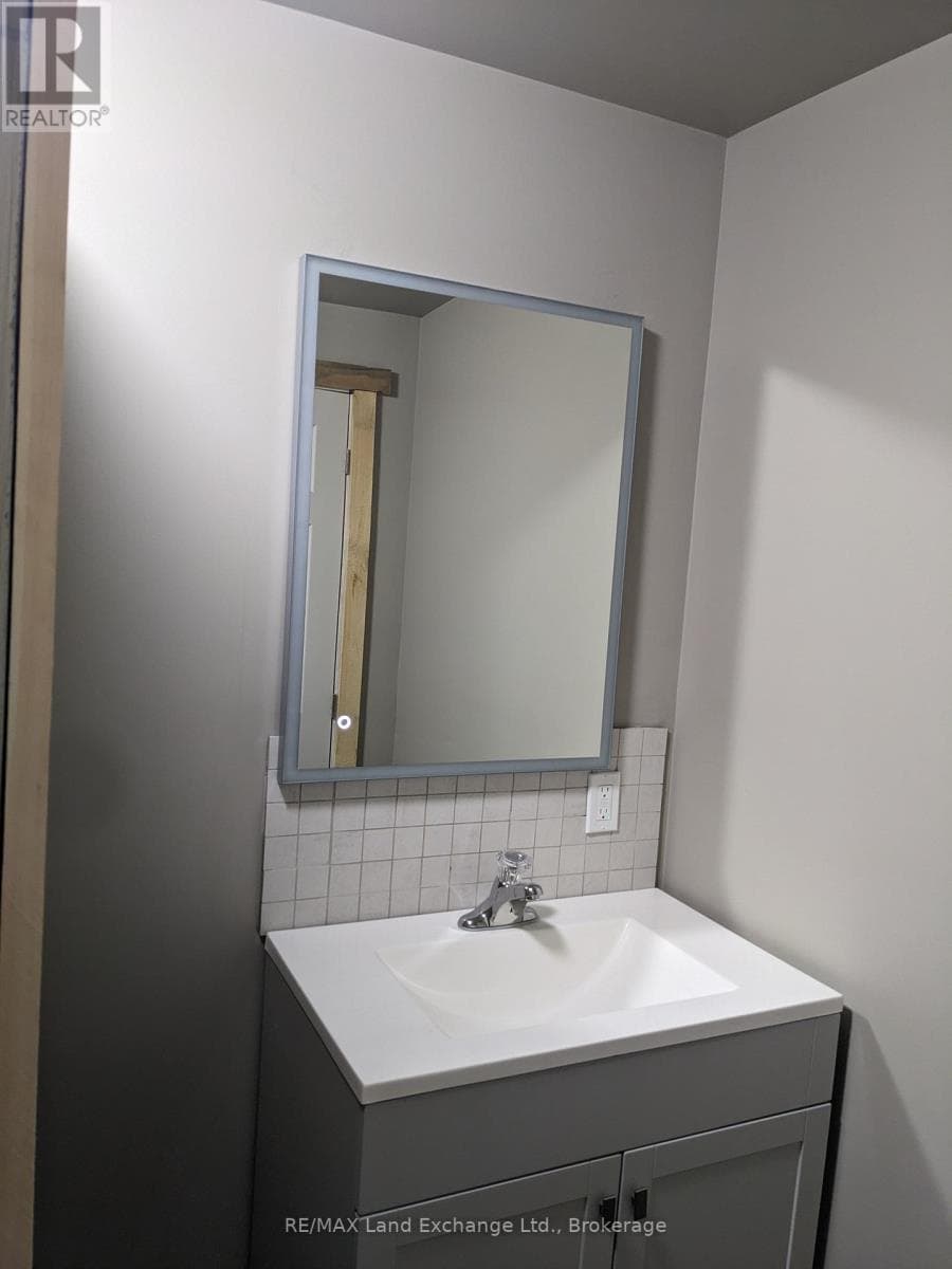428 QUEEN STREET SOUTH, OnePoint — photo 5