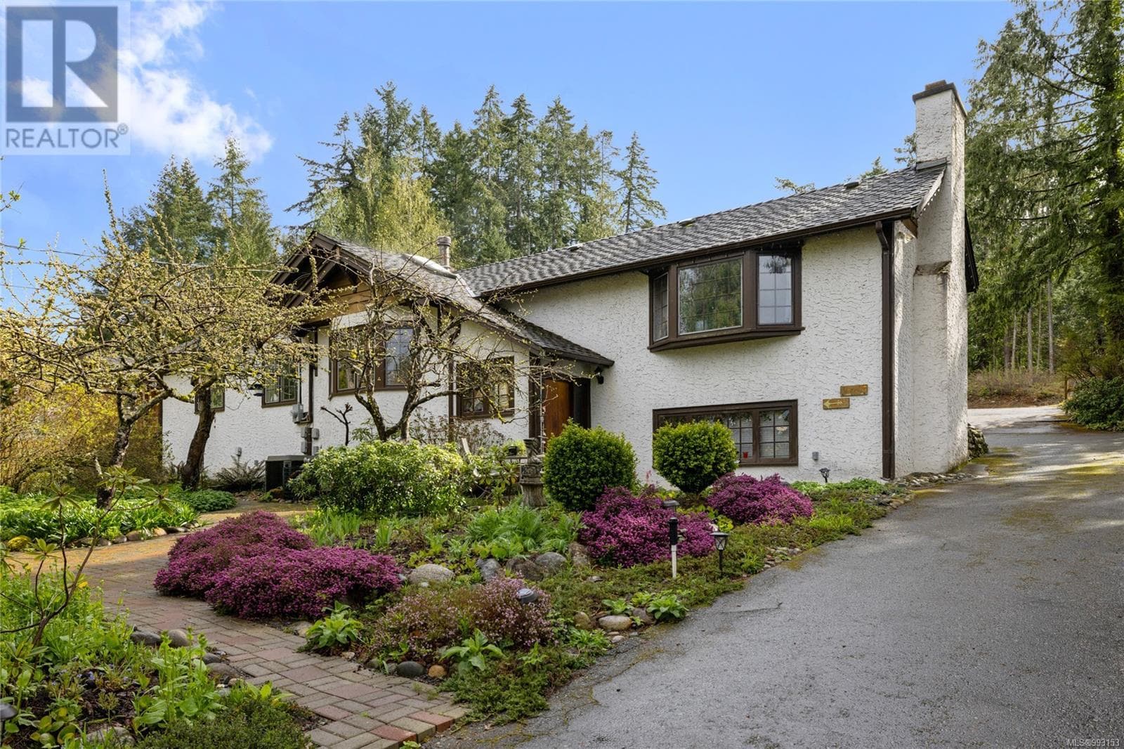 218 SUNNINGDALE ROAD EAST, Vancouver Island — photo 3