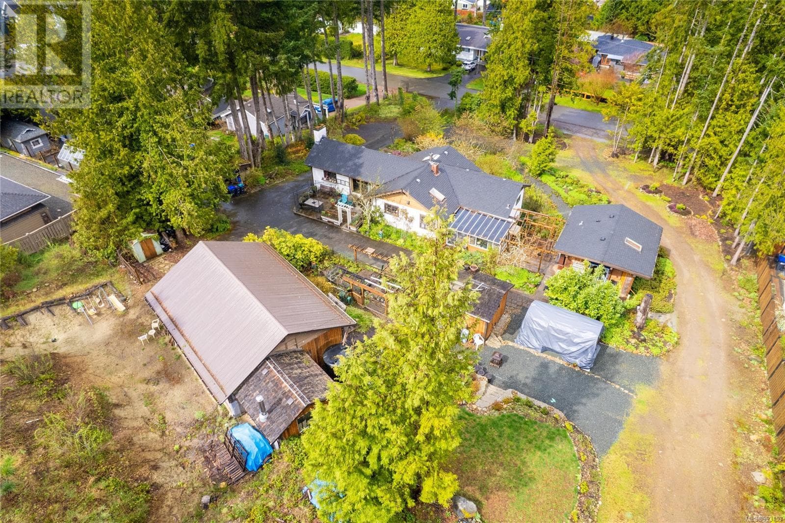218 SUNNINGDALE ROAD EAST, Vancouver Island — photo 4