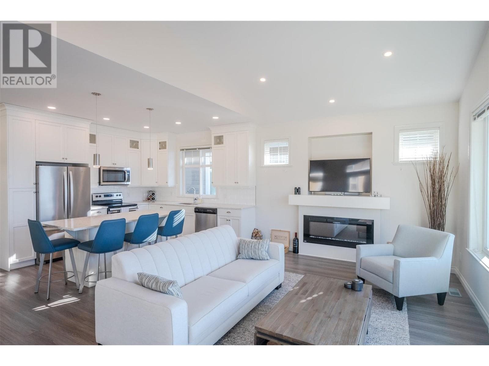 2450 RADIO TOWER ROAD UNIT 163, Interior REALTORS® — photo 4