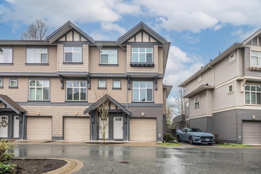 47 31125 WESTRIDGE PLAZA in Townline