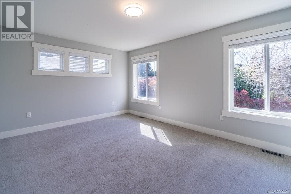 4462 TYNDALL AVENUE, Victoria — photo 3