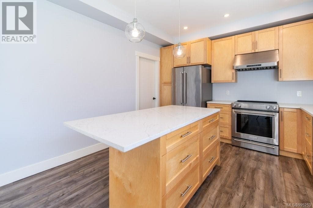 4462 TYNDALL AVENUE, Victoria — photo 4