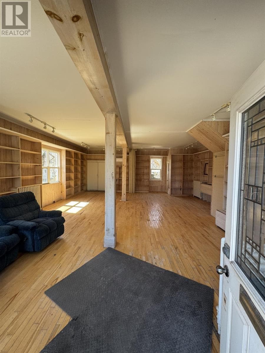 9386 MAIN STREET, PEIA — photo 4