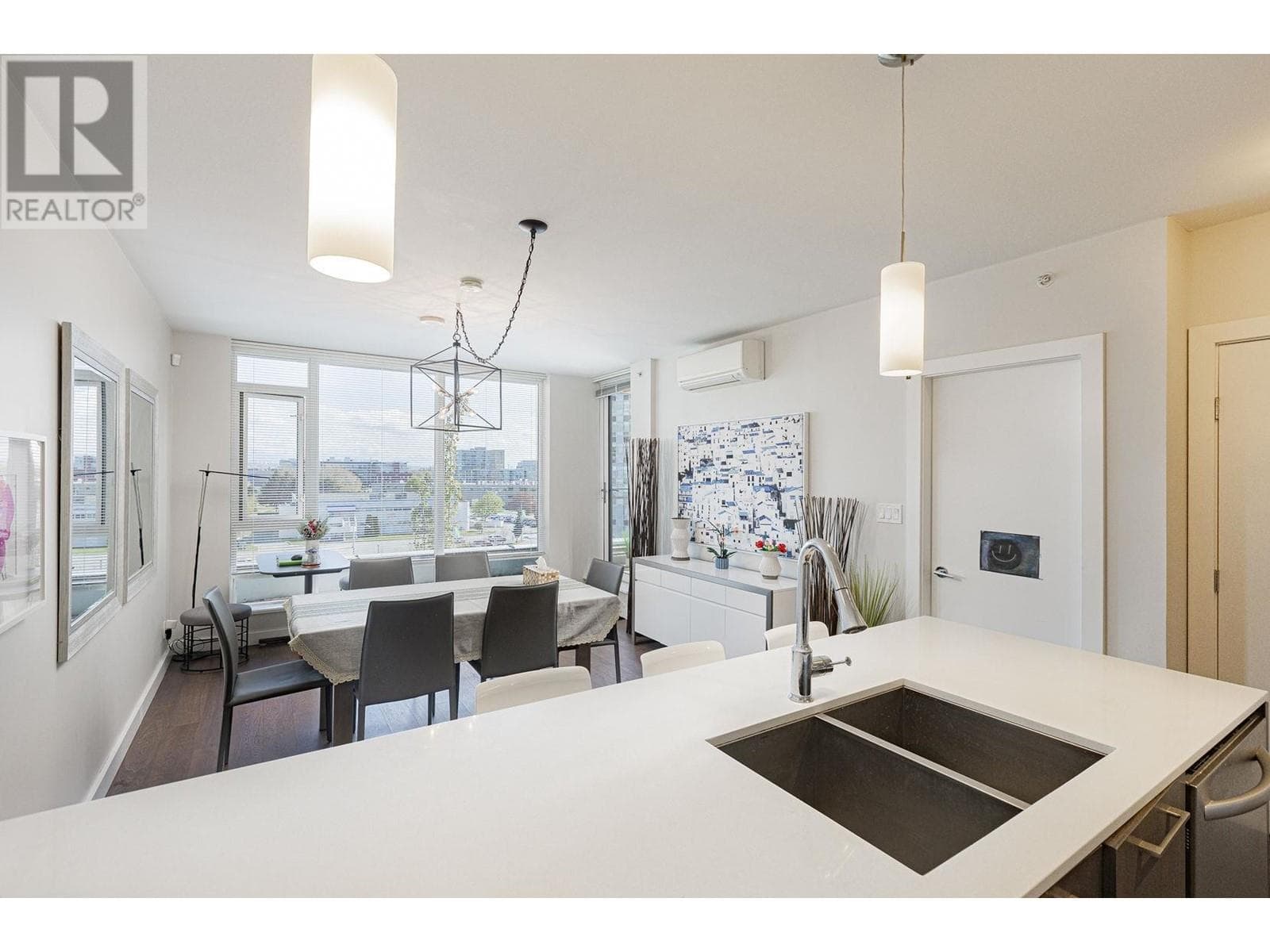 6015 5511 HOLLYBRIDGE WAY, Greater Vancouver — photo 5