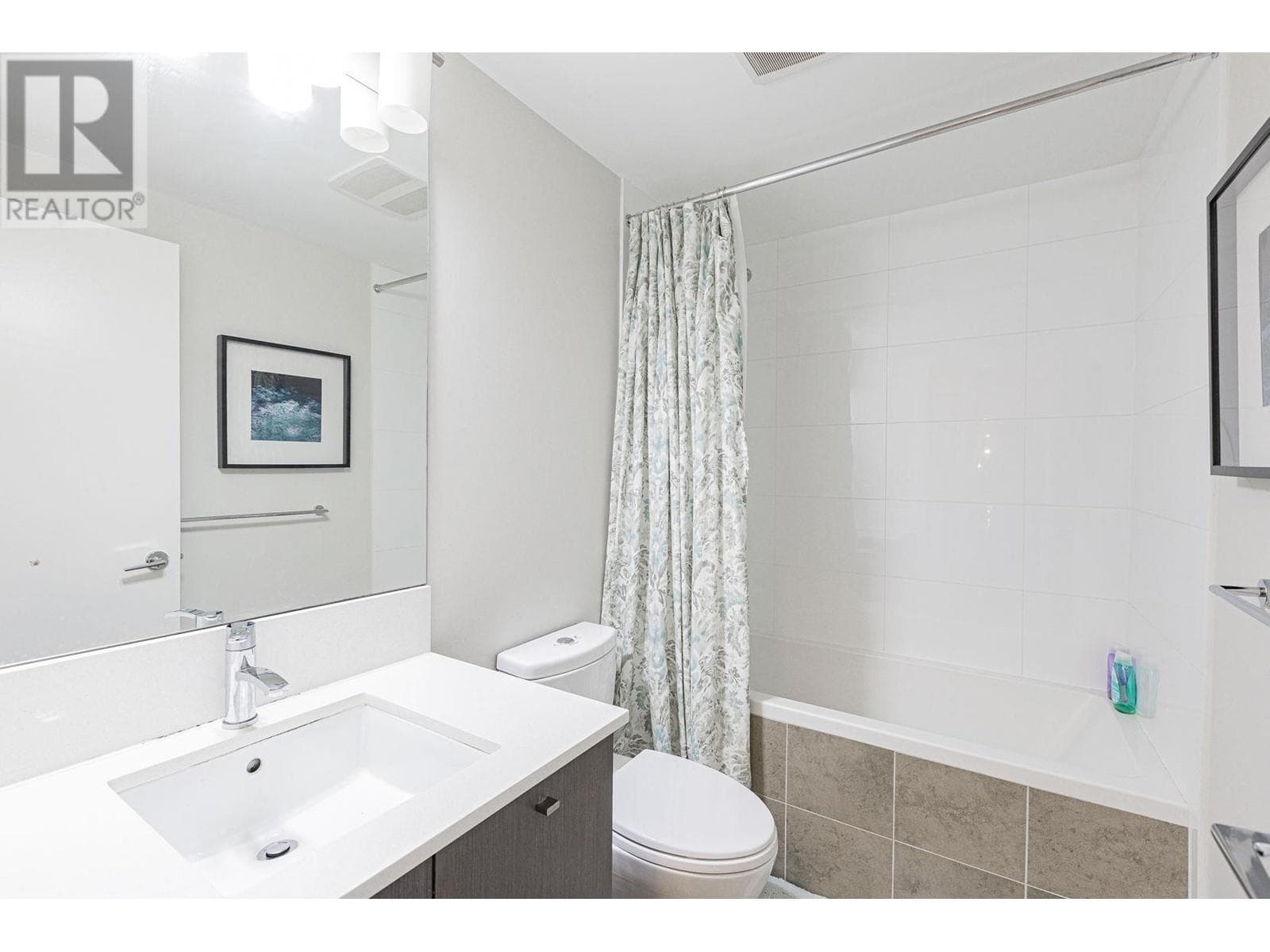 6015 5511 HOLLYBRIDGE WAY, Greater Vancouver — photo 3