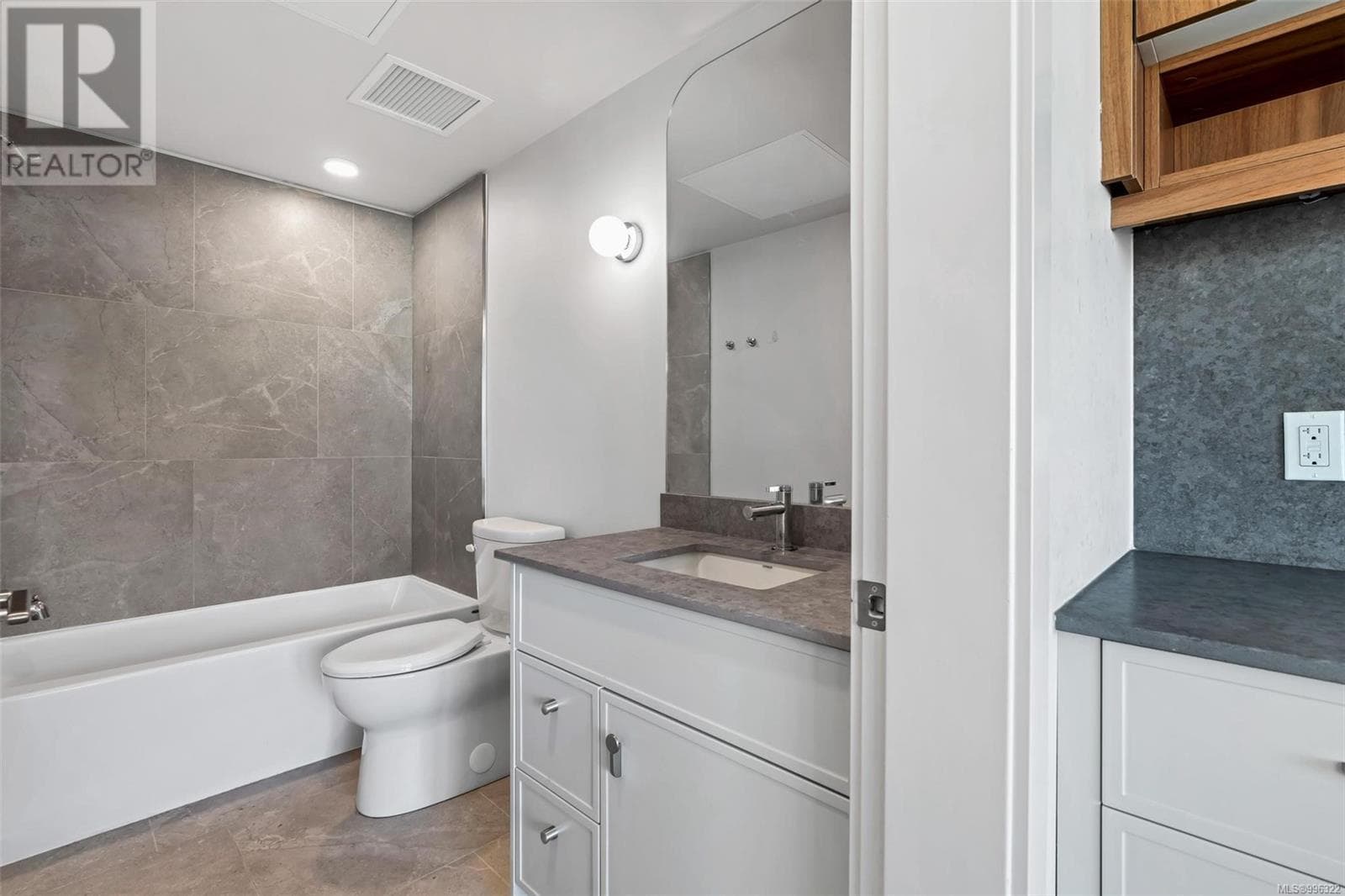 307 629 SPEED AVENUE in Burnside