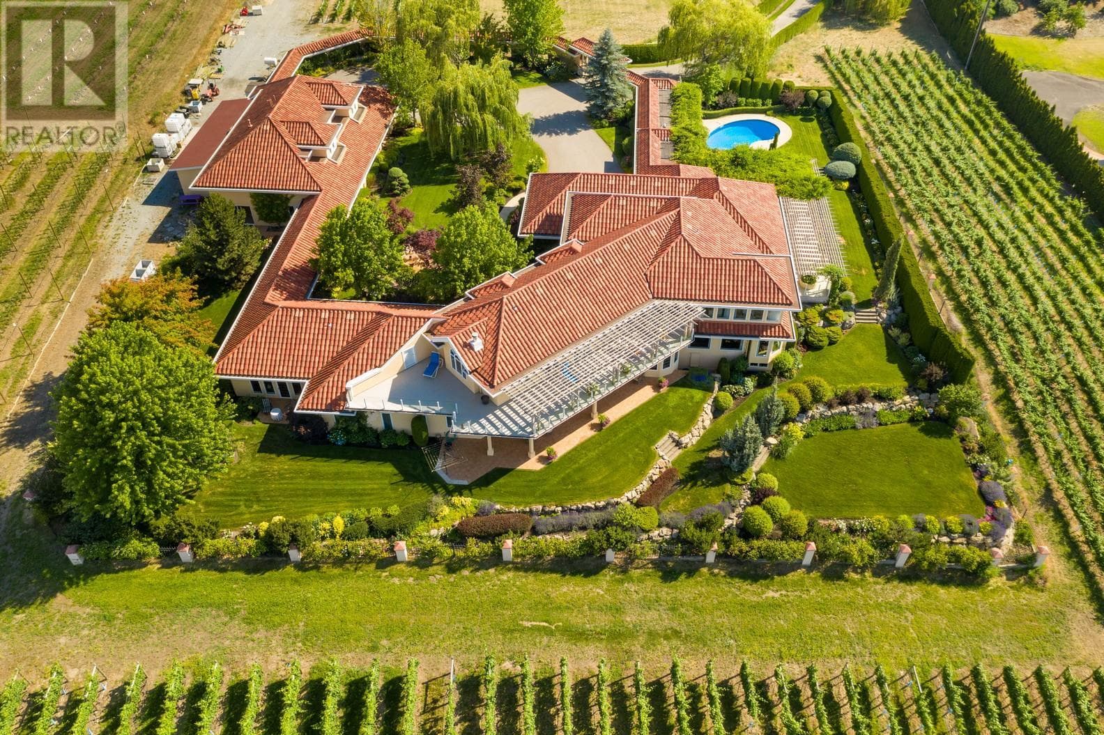 3240 POOLEY ROAD in Southeast Kelowna