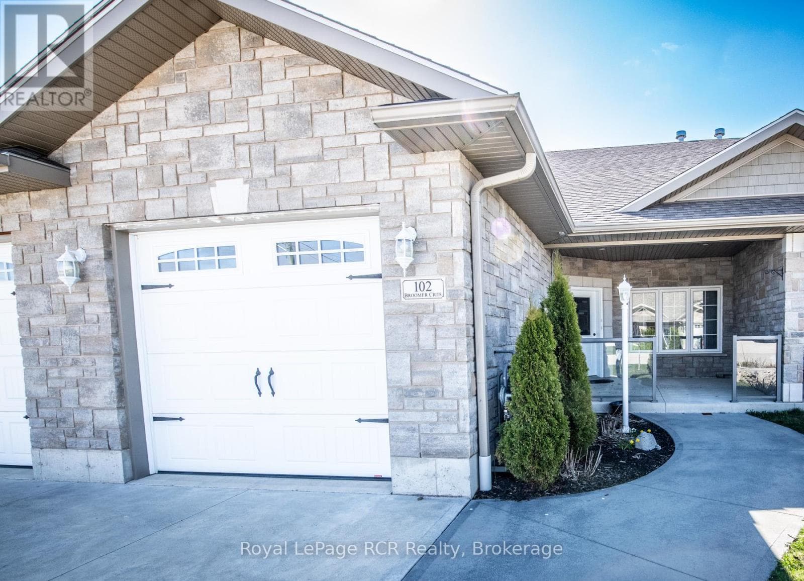 102 BROOMER CRESCENT, OnePoint — photo 2