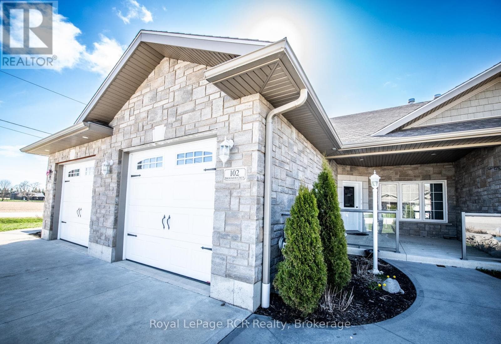 102 BROOMER CRESCENT, OnePoint — photo 4
