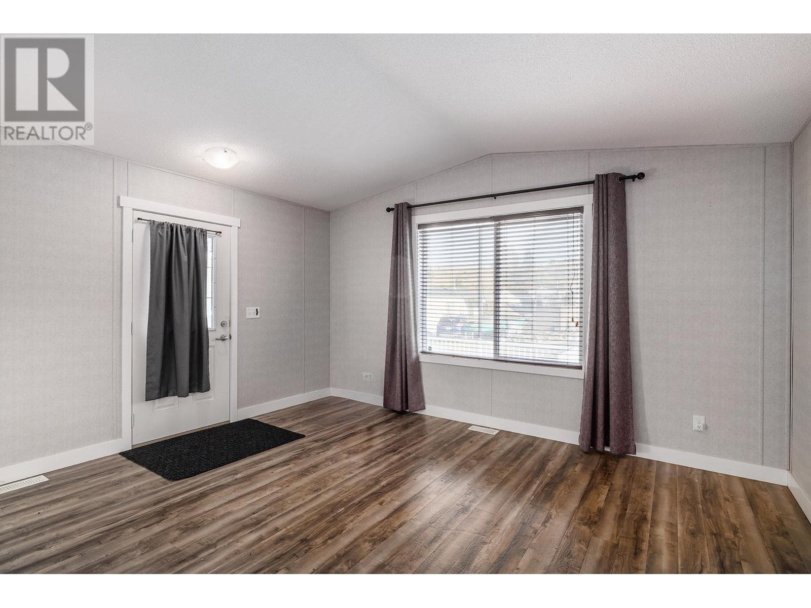 610 KATHERINE ROAD UNIT 62, Interior REALTORS® — photo 4