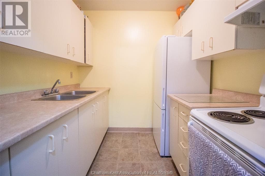 130 PARK AVENUE EAST UNIT 404, Chatham Kent — photo 4