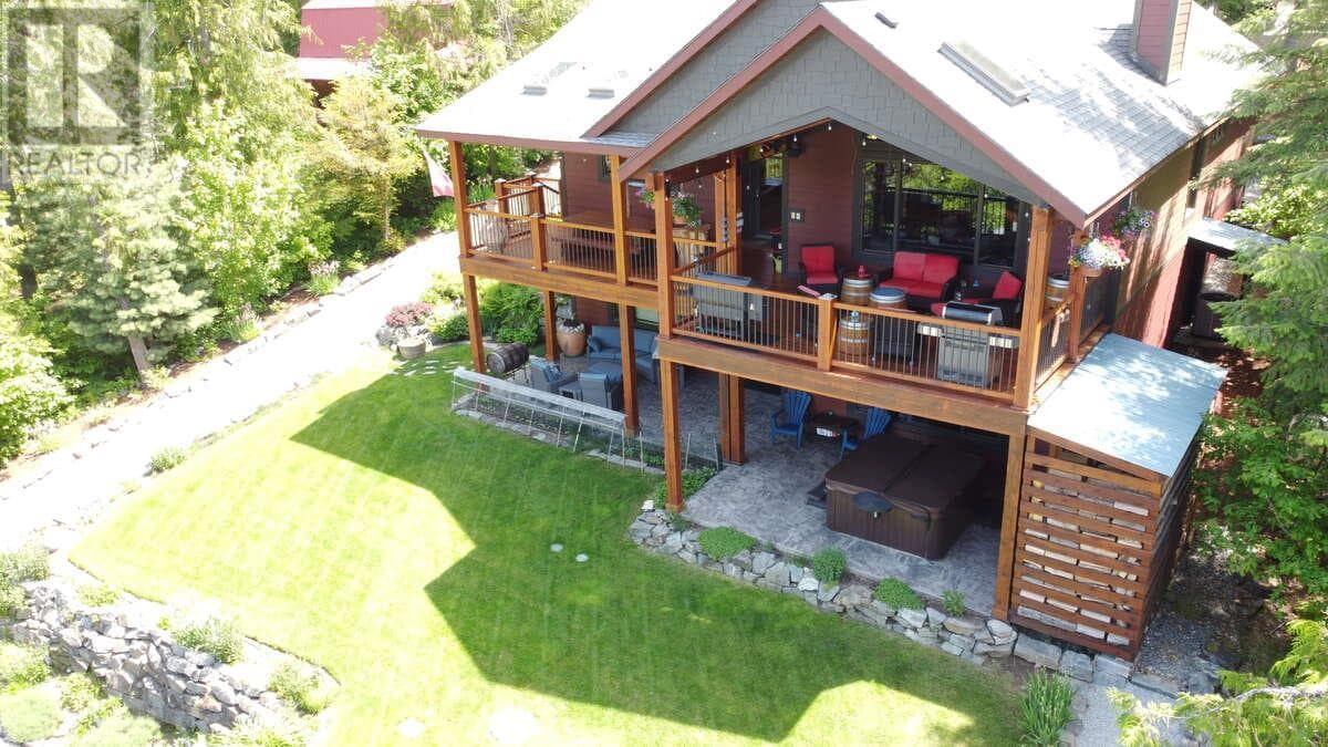 82 WALKER ROAD in